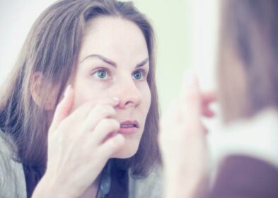 5 Surprising Solutions On How To Get Rid Of a Pimple On Your Nose