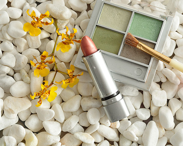 eyeshadow palette that has green shades