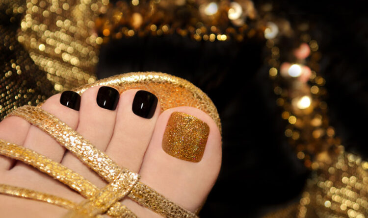 Toe Nail Designs: Because Happiness Is Freshly Painted Toe Nails