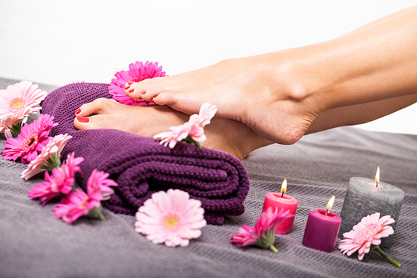 floral summer pedicure