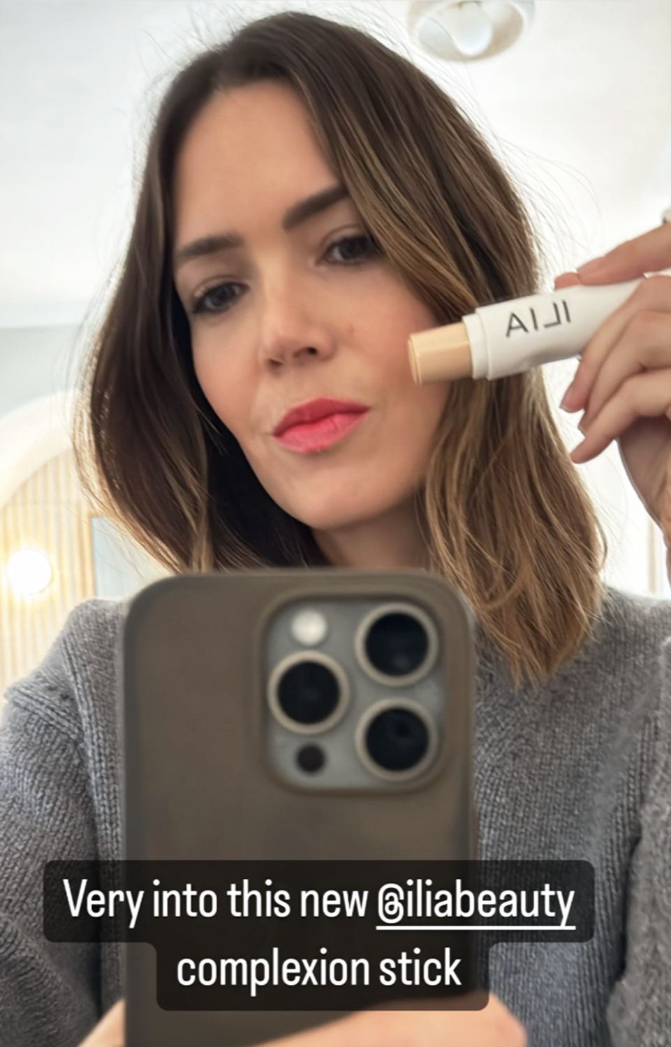 Mandy-Moore-ilia beauty complexion stick