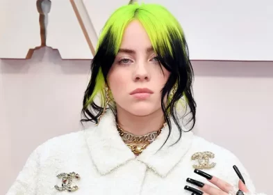 Billie Eilish Style that set up Trends for the Generation Z!